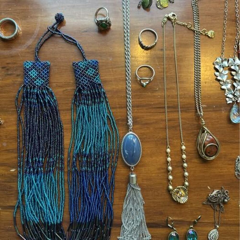 LOT of Jewelry (42 pieces) - Picture 9 of 10